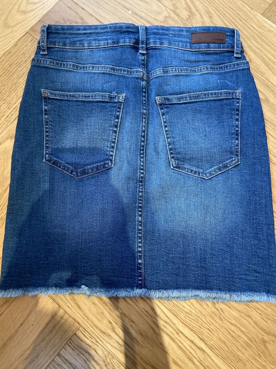 Pieces Jupes: Kurzer Jeansrock Small von Pieces – Neuf (Voir description) à Winterthur par mal_8f2x 2
