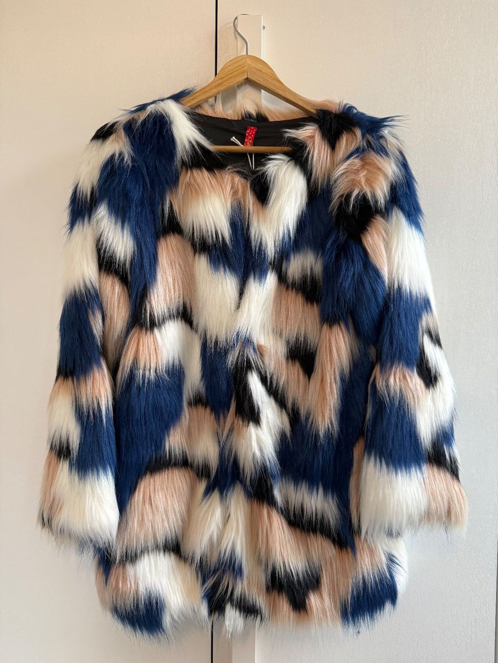 Giacche: Giacca in Eco-Pelliccia Multicolore – Nuovo e nell'imballaggio originale da Bellinzona venduto da sar_c6df