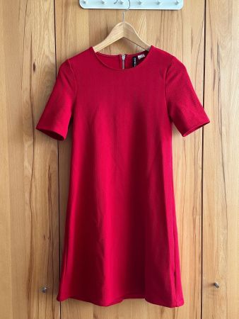 Rotes Kurzarm Sommerkleid