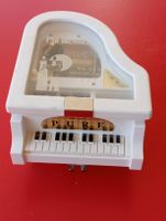 Weisse Spieluhr in Piano-Form - Pure - Neuwertig!