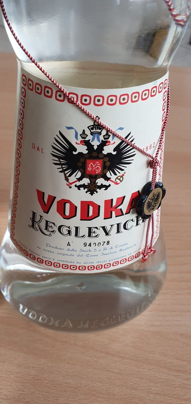 Spirituosen: Vodka Keglevich – Gebraucht aus Moutier von mai_pq7w 7