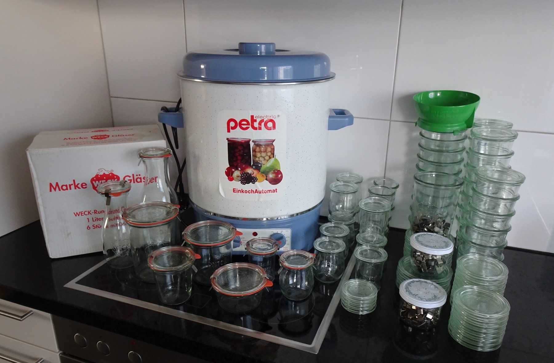 Weck Contenitori & Simili: Weck Gläser mit Einkochautomat Petra, Riesen-Set – Usato da Wil SG venduto da marmid 1