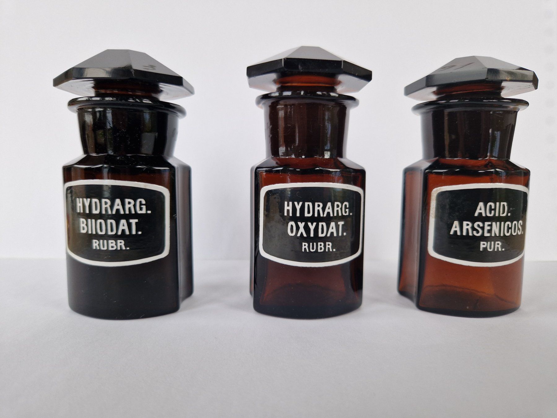 Accessori da laboratorio: Sehr schöne alte Apothekenflaschen – Usato da La Croix (Lutry) venduto da Lecollectioneur