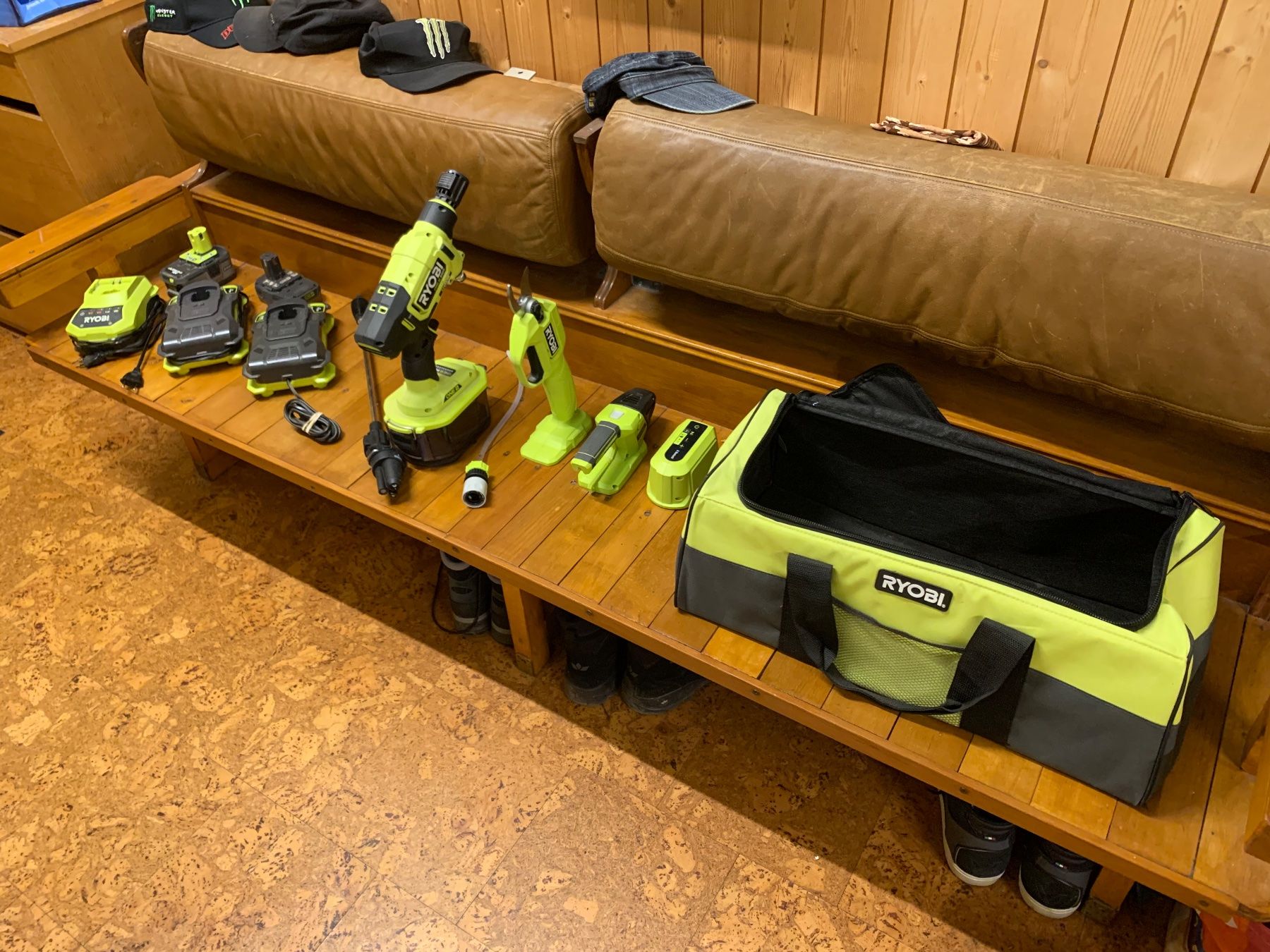 Ryobi Tutti gli attrezzi: Ryobi Werkzeug Sammlung – Usato da Brütten venduto da jas90q