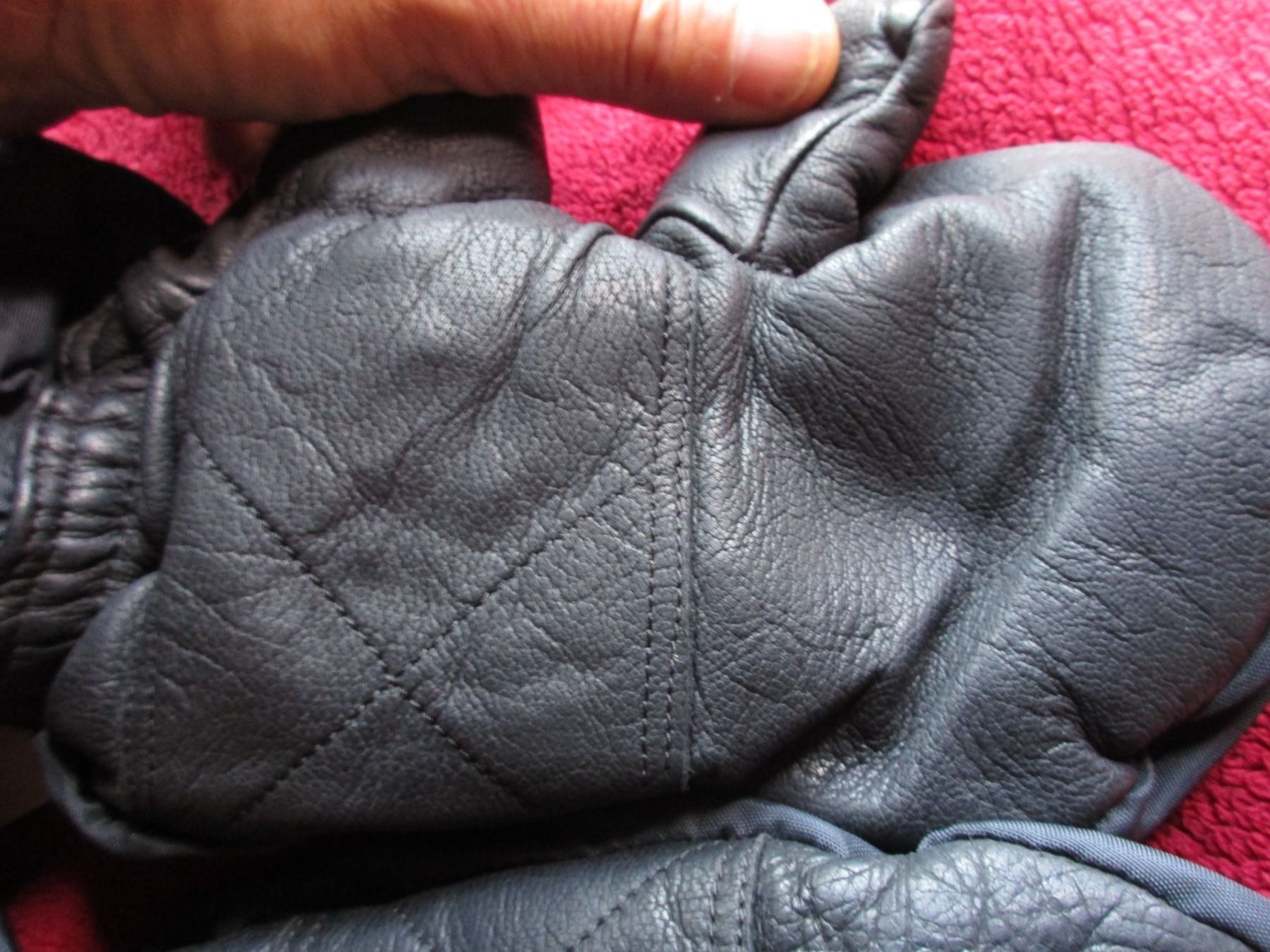 Armée suisse Armes blanches: Handschuhe (2) – D'occasion à Bowil par vifi01 6