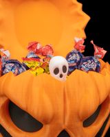 Citrouille Halloween avec fantôme lors d'ouverture