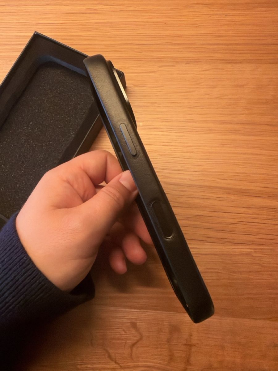 Covers & Schutzfolien: Lederhülle iPhone 16 Pro – Neu (gemäss Beschreibung) aus Wolfhalden von fabote 2