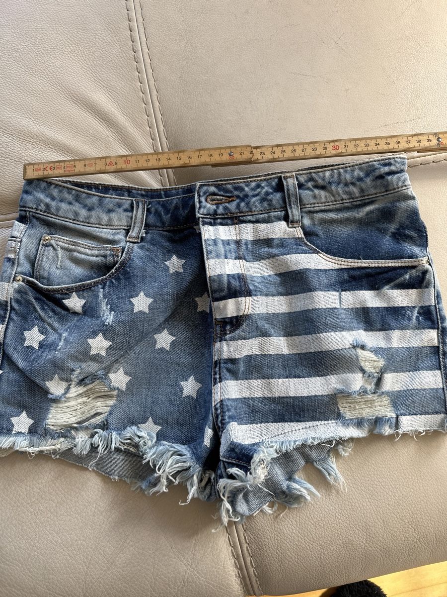 Jeans: Short s – Usato da Muraz (Collombey) venduto da jaoo21