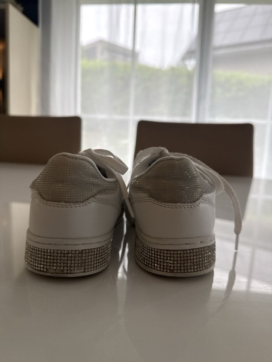 Scarpe per ragazze: Glitzer-Sneaker Gr. 35 weiss/silber – Nuovo (secondo la descrizione) da Freidorf TG venduto da nad_fxh7 1