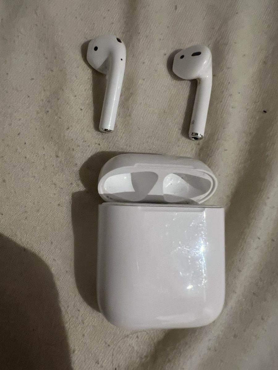 Apple Cuffie: Apple Air Pods  2021 – Usato da Huttwil venduto da luk_9tdh
