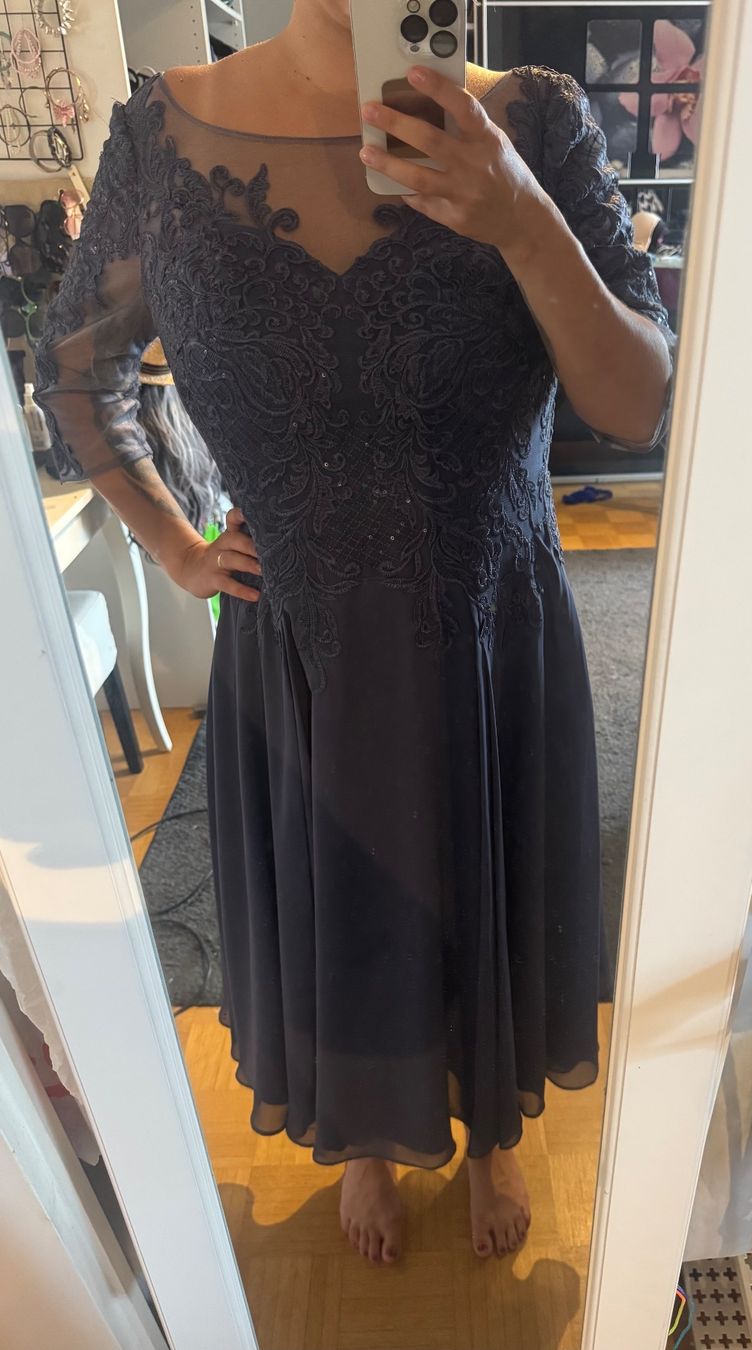 JJ’s House Kleider: Abendkleid, blau mit Spitze Grösse 38 / 40 – Neu (gemäss Beschreibung) aus Künten von bel_6wn2
