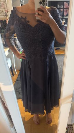 Abendkleid, blau mit Spitze Grösse 38 / 40