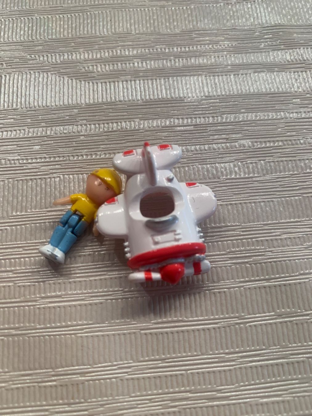 Polly Pocket Giocattoli: Polly Pocket Figuren Ring Flugzeug – Usato da Uster venduto da myleens_vintage_toys