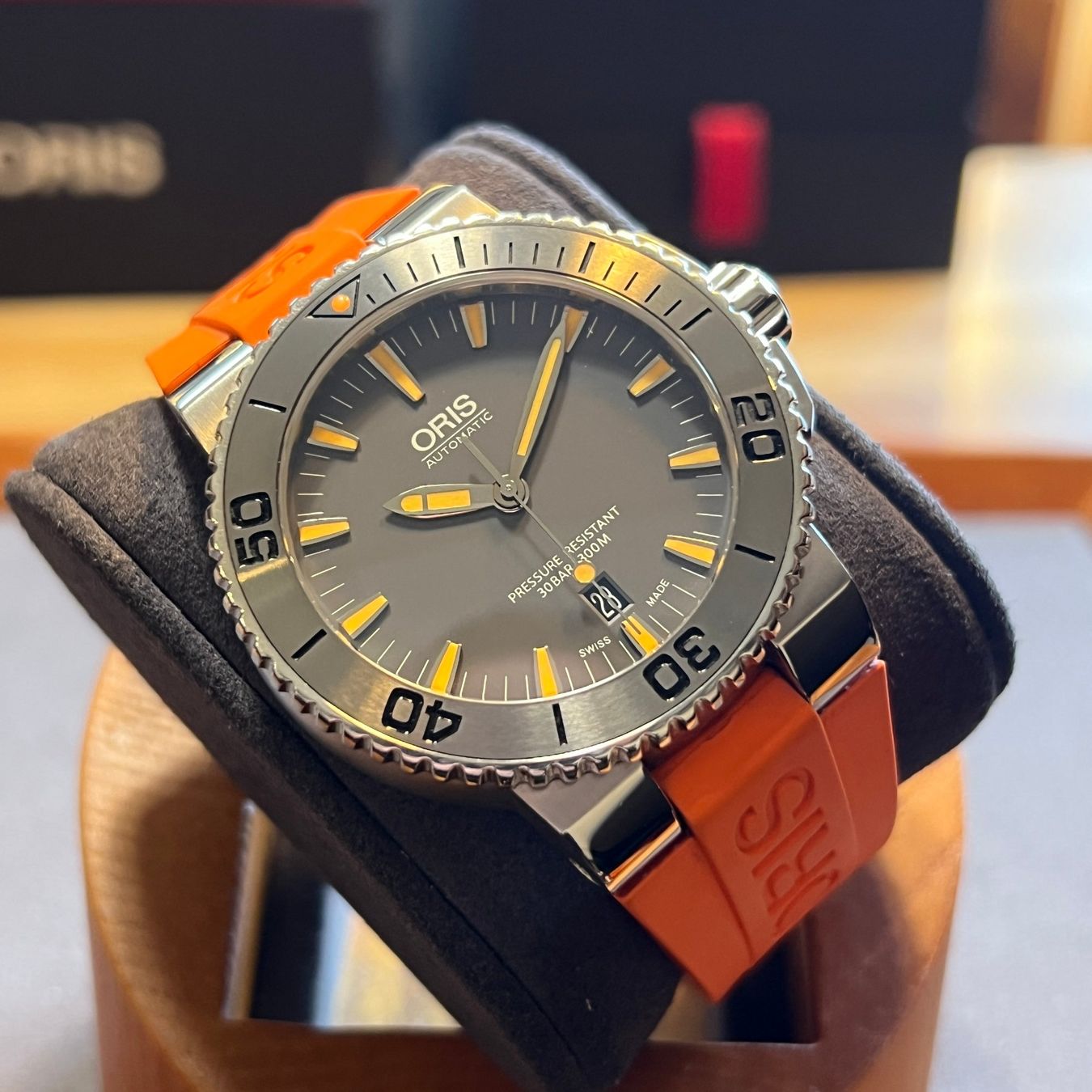 Oris Uhren: Oris Aquis Date Automatic Full Set 01 733 7653 4158 – Gebraucht aus Carouge GE von Watchaser 7