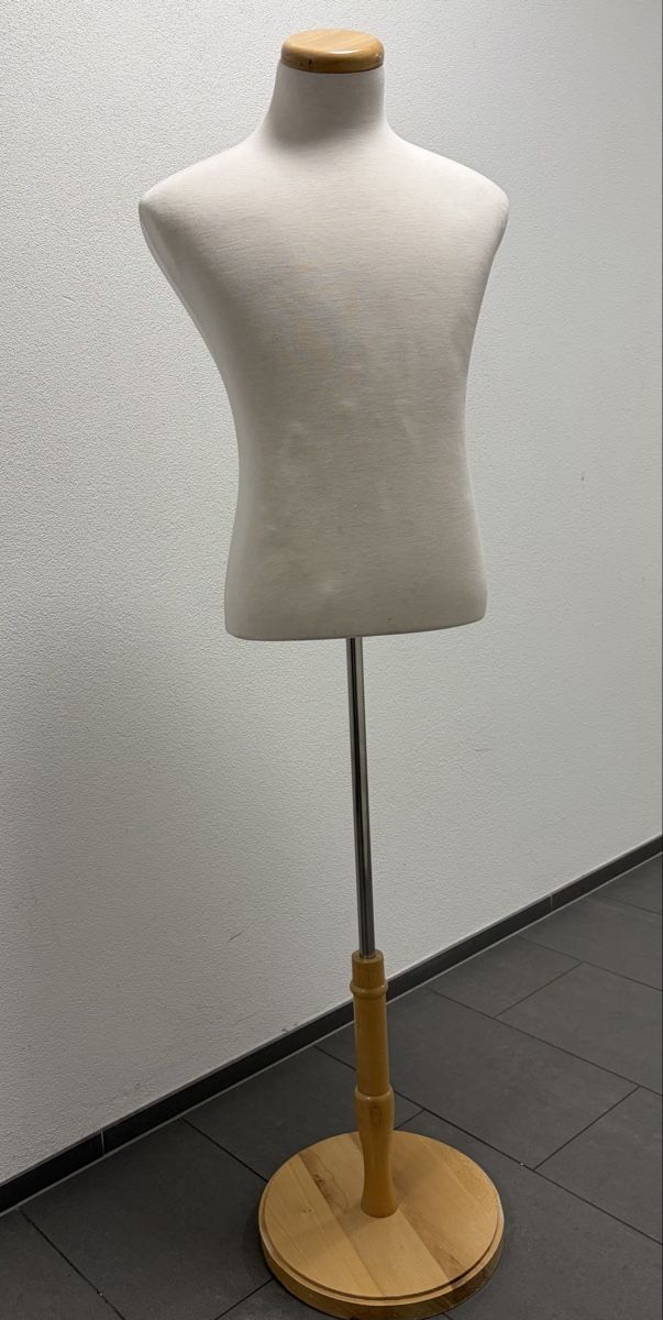Ladenausstattungen & Messebau: Schneiderpuppe / Dekoration – Neu (gemäss Beschreibung) aus Degersheim von Starkigel