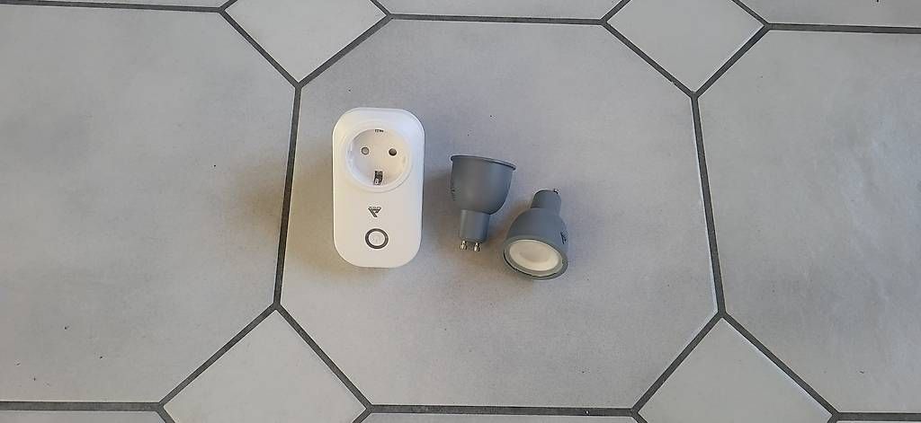 Eglo Lampade: EGLO Connect Steckermodul & RGB LED GU10 – Usato da Arisdorf venduto da RS_Center 2