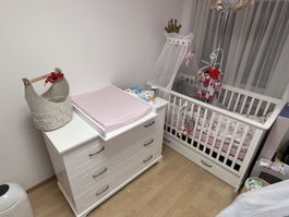 👶🏼 Hochwertiges Babyzimmer-Set in neuwertigem Zustand