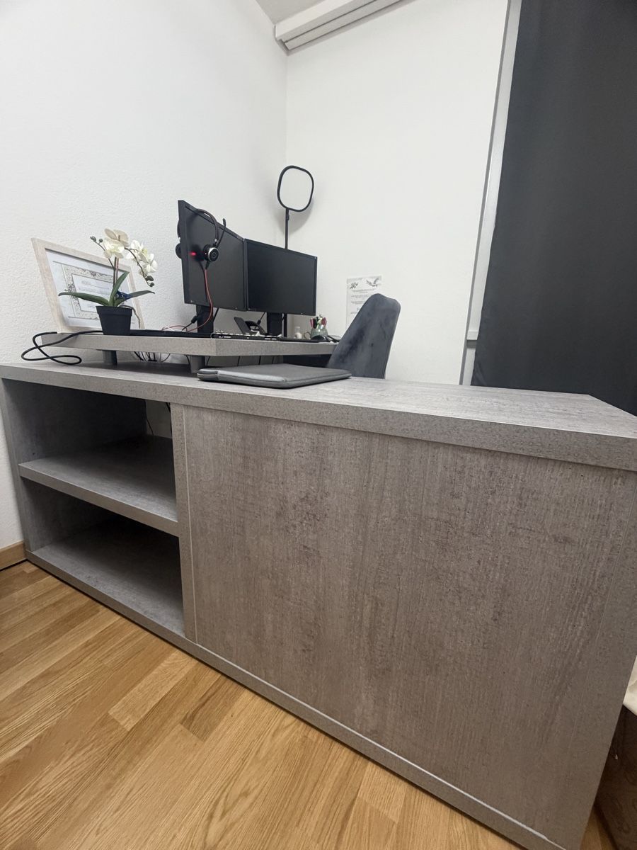 Bureaux: Bürotisch  – D'occasion à Urdorf par sha_nk9v 1