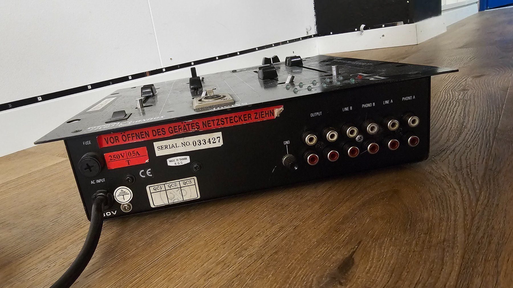 Console di mixaggio: 3 Kanal Mixer SM50E – Usato da Cham venduto da cgroove 1