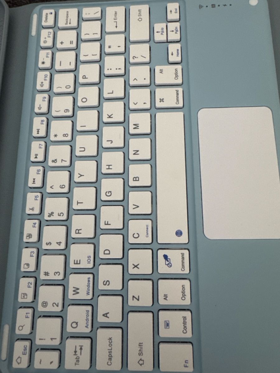 Apple Covers & Borse: Tastatur Schutzhülle mit Touchpad. – Usato da Kaltbrunn venduto da padde 1
