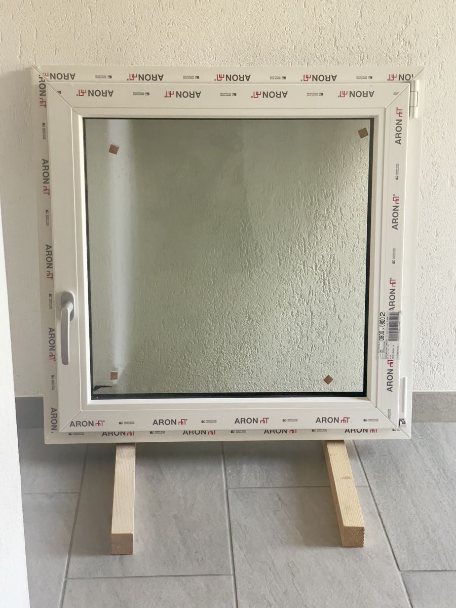 Fenster: Neues PVC-Fenster Aron Basic 80x80 rechts – Neu (gemäss Beschreibung) aus Uerkheim von  1