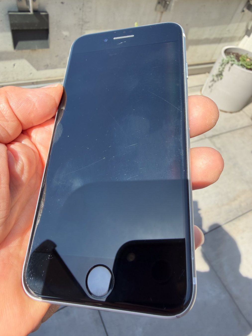 Apple Telefoni cellulari / Smartphones: iPhone SE 2. Gen 64GB Weiss – Usato da Herzogenbuchsee venduto da Surfandsell 3