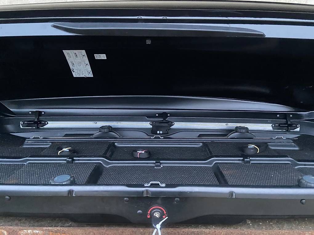 Box da tetto: Dachbox Thule Dynamic 800 M mit oder ohne Träger – Usato da Leuzigen venduto da Doppelrad 4