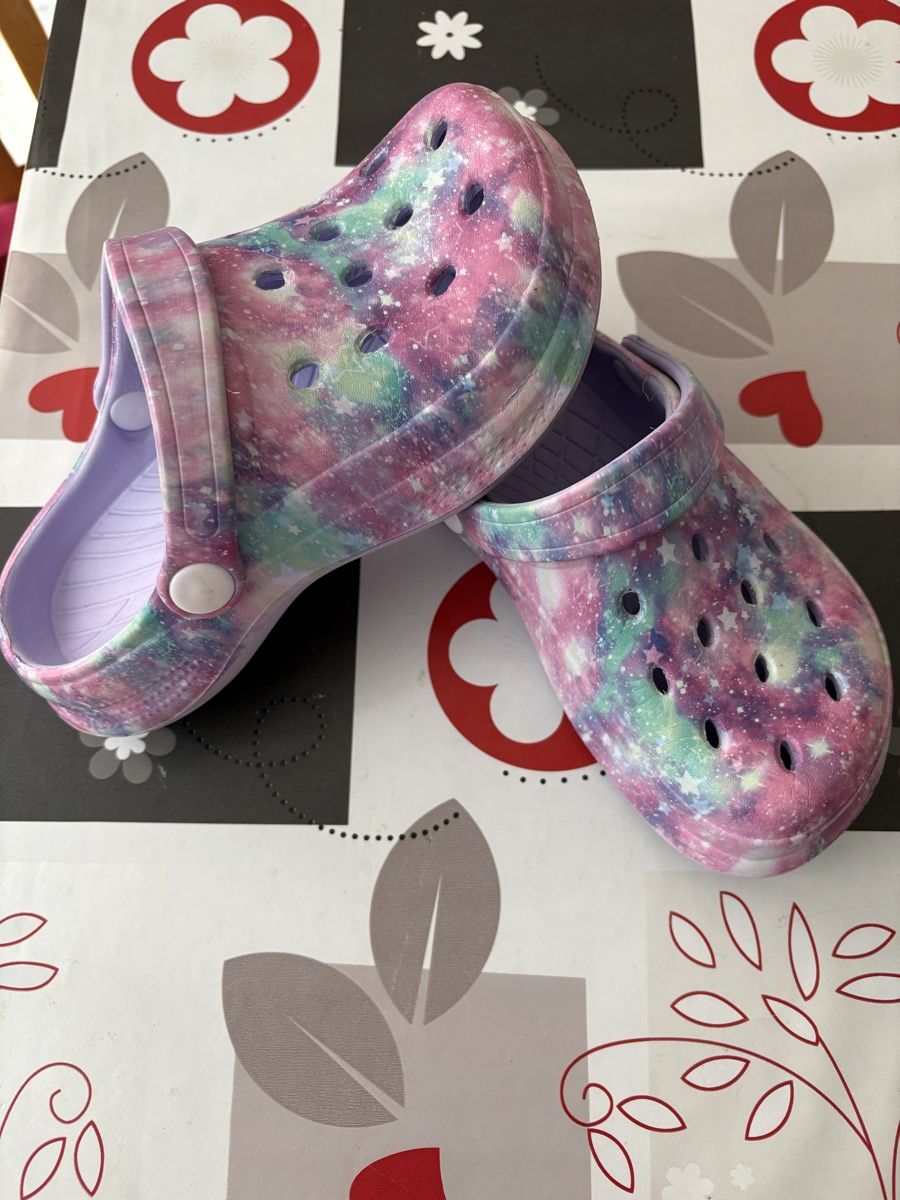Scarpe per ragazze: Ciabatte tipo Crocs n.27-28 – Usato da Novazzano venduto da jen_hx8j 1