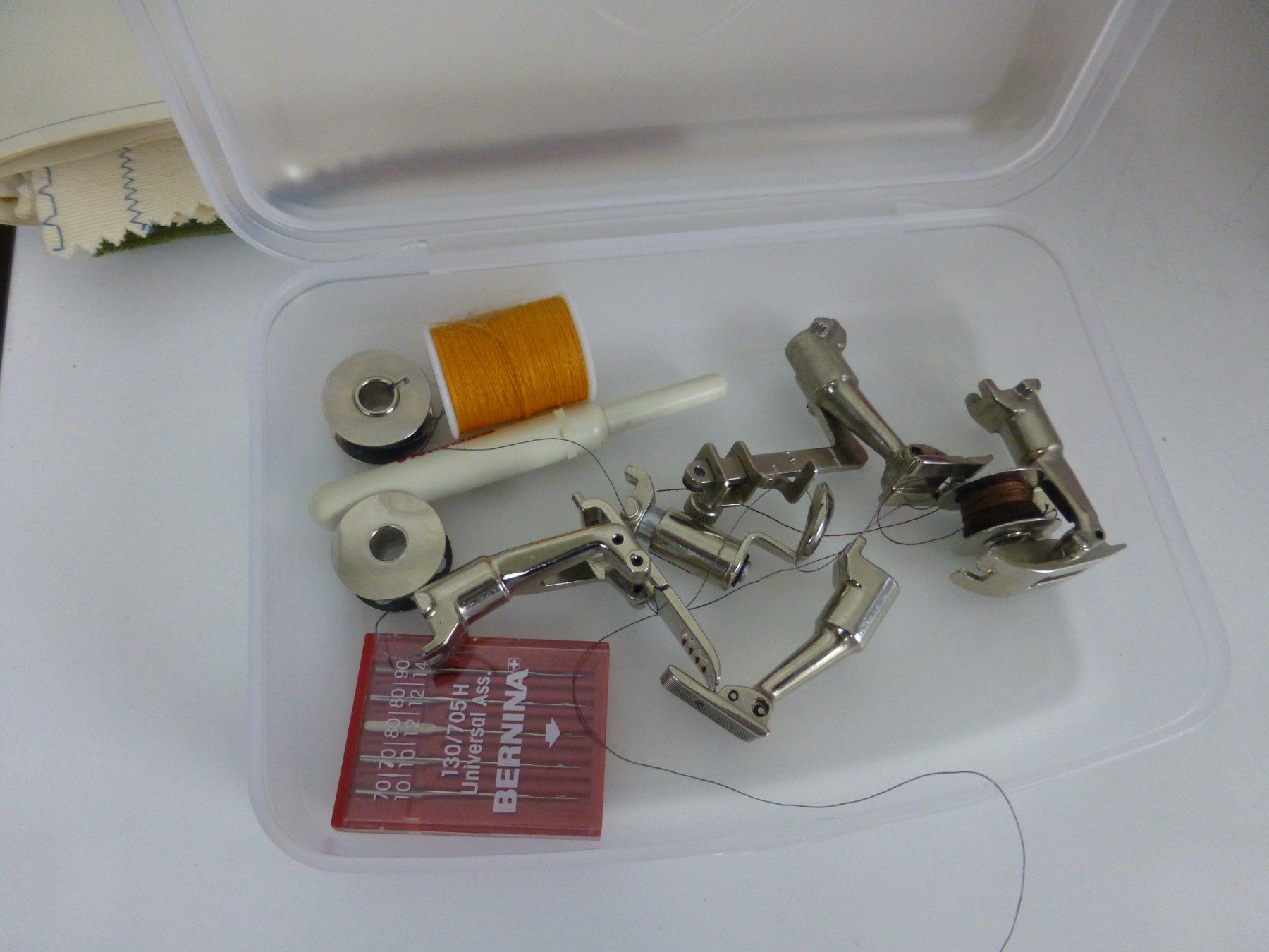 Bernina Nähmaschinen: Nähmaschine Bernina 830 mit Koffer – Gebraucht aus Fahrweid von ekv 3