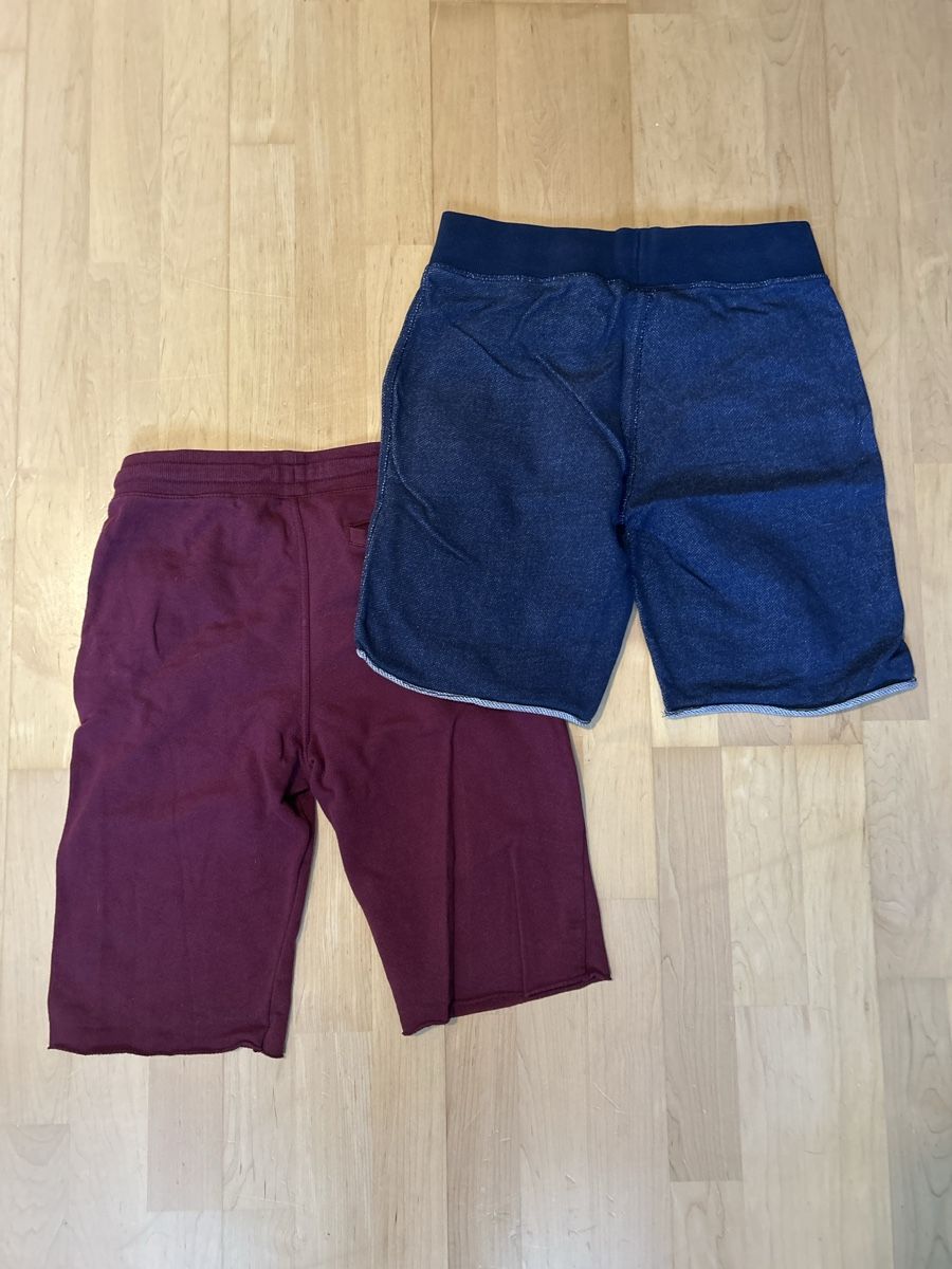 H&M Pantaloni: 2 Shorts Kinder Blau und Rot – Usato da Bern venduto da nin_6tc5 1