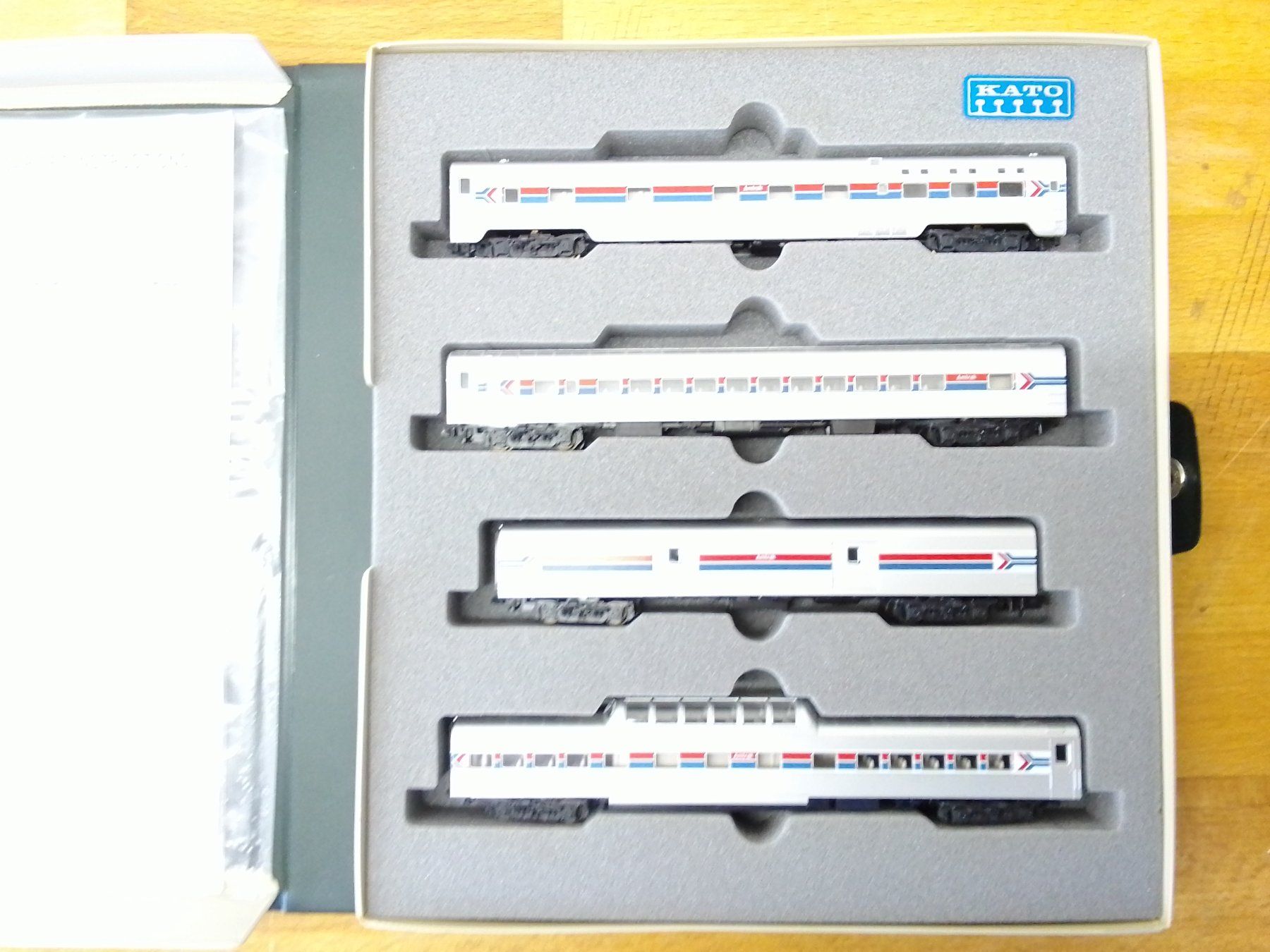 Kato Modelleisenbahnen: Personenzug "Kato" – Gebraucht aus Zollikofen von Noak