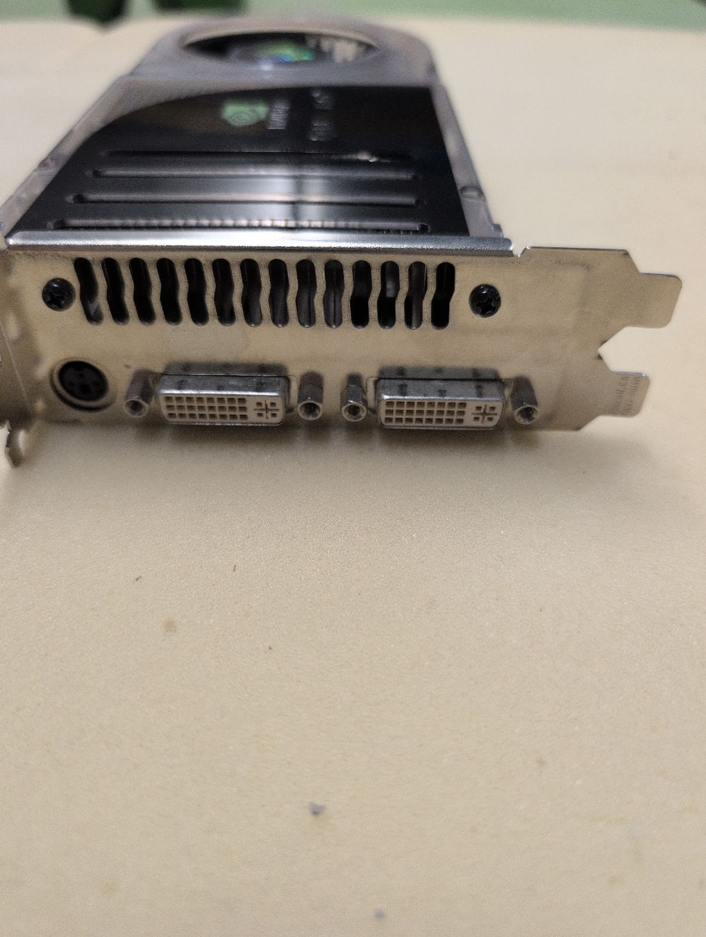 Nvidia Grafikkarten: Nvidia Quadro Grafikkarte, gebraucht – Gebraucht aus Malters von Ruemlibart 2