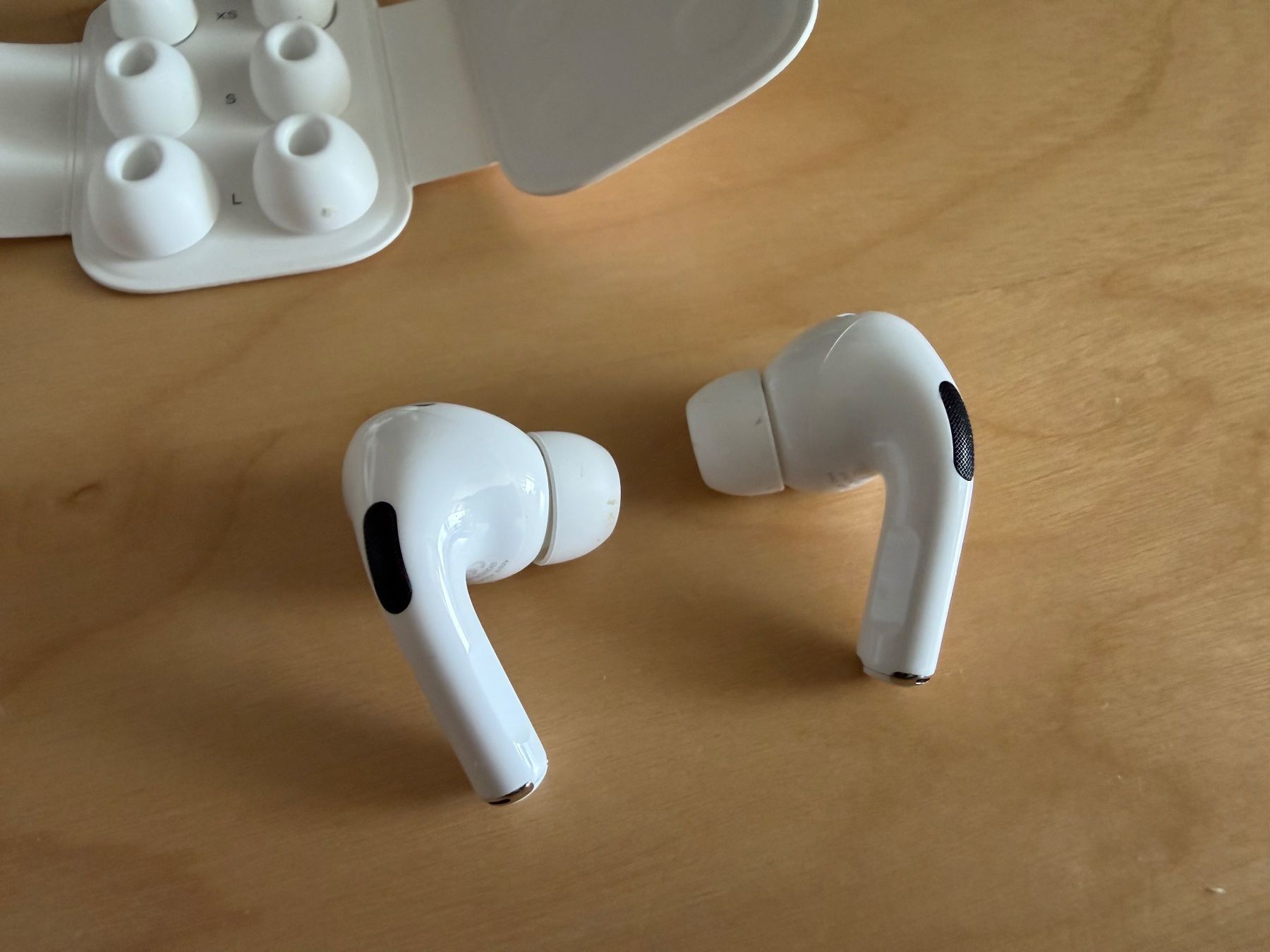 Apple Kopfhörer: Apple AirPods Pro 2. Gen USB-C – Gebraucht aus Aesch BL von Odreer 2