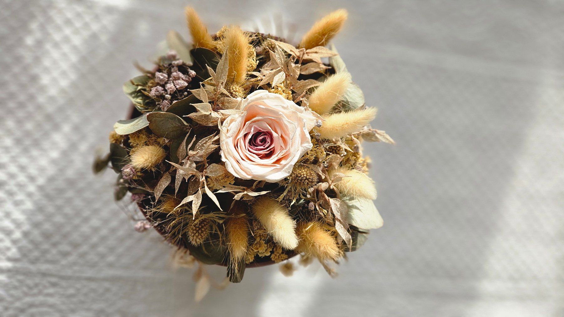 Tutte le decorazioni: Flowerbox Trockenblumen Gesteck Samtbox rosé Boho Style – Usato da Gossau ZH venduto da LeoniesDeko 6
