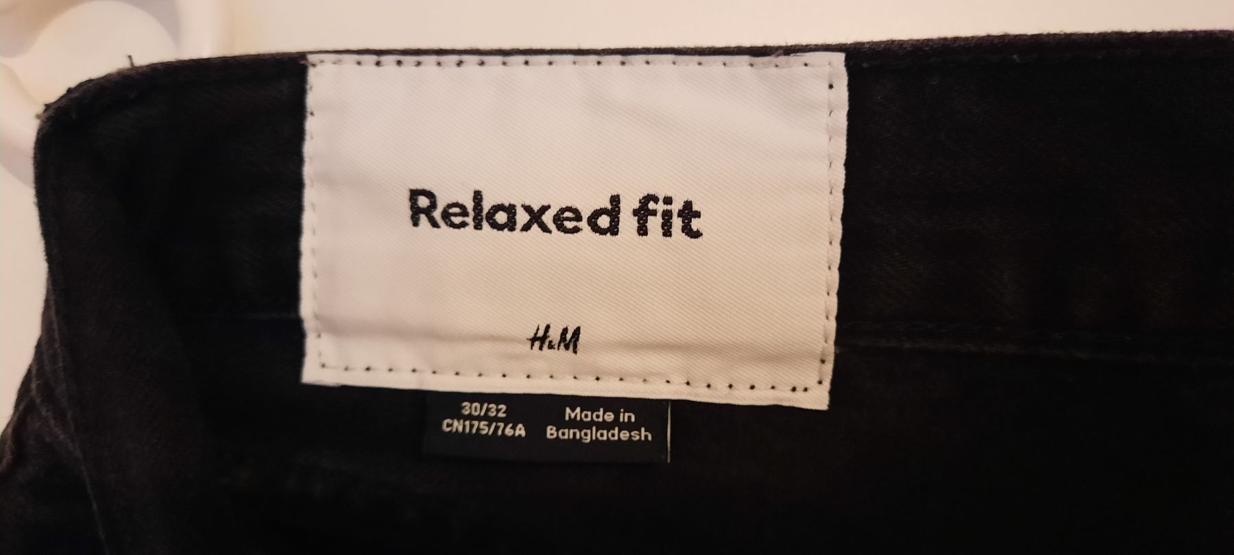 H&M Jeans: ***H&M*** Jeans schwarz 30/32 – Gebraucht aus Wädenswil von H2H_Secondhandshop 2