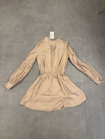 NA-KD Kleid mit Spitze, Grösse 36 mit Etikett (OVP: 66Euro)