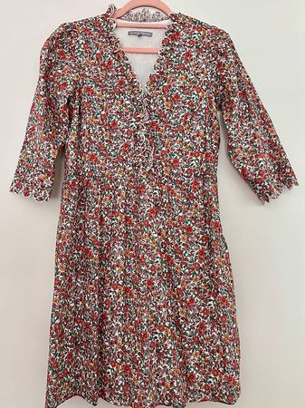 Floral Scalloped Dress size 34 NEW 