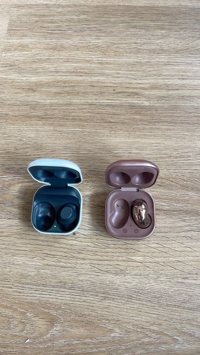 Samsung Cuffie: Samsung Galaxy Buds Pro schwarz und Buds Live rosé – Usato da schaffhausen venduto da mau_7lb9