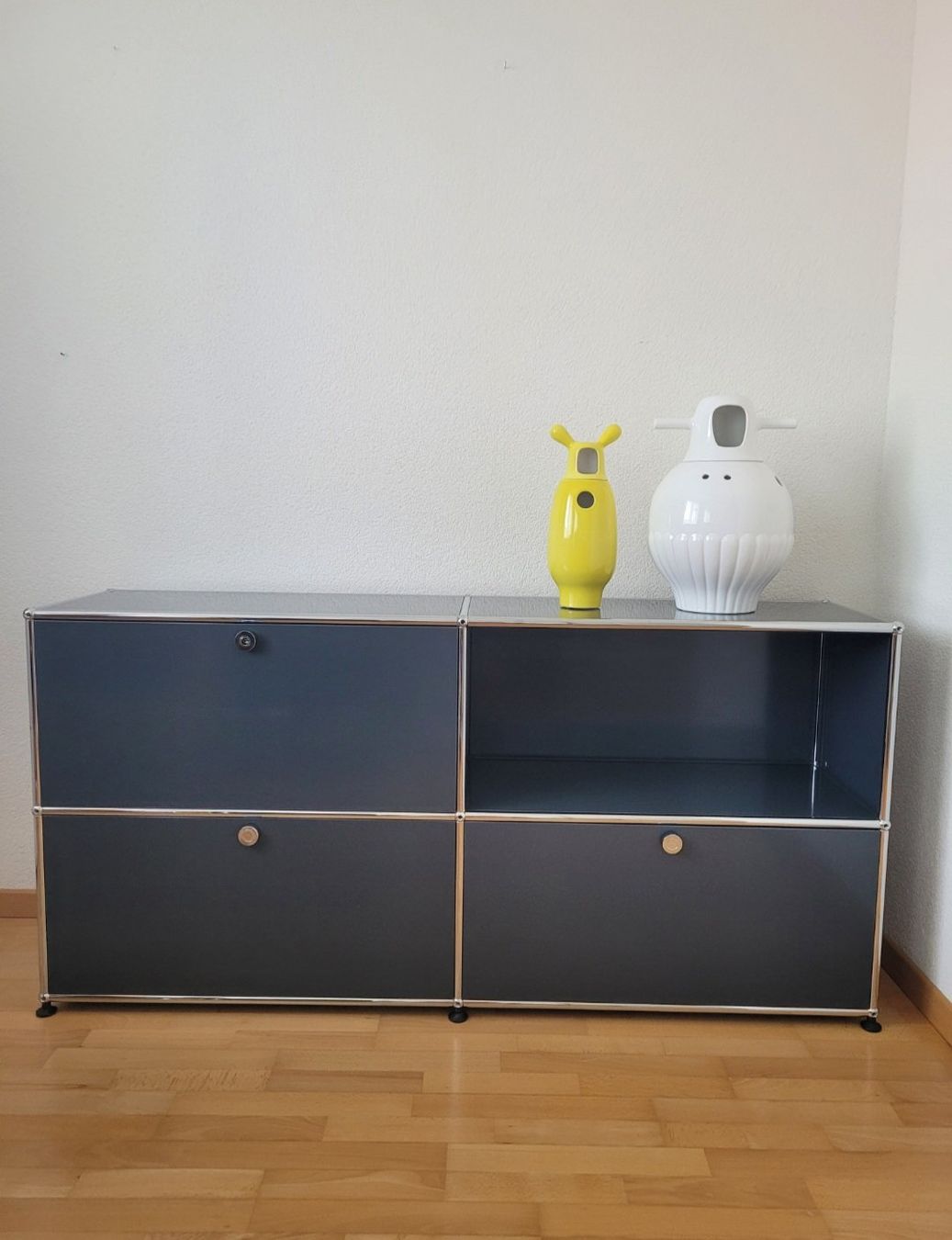 USM Kommoden: USM Haller Sideboard Anthrazit – Gebraucht aus Uttwil von designwerk5