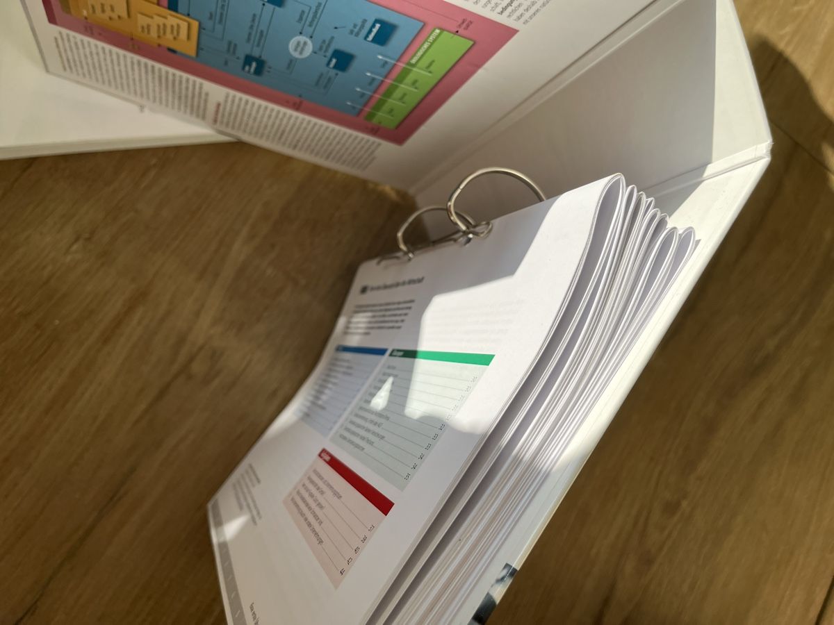 Libri: Brennpunkt Wirtschaft und Gesellschaft – Usato da Zuzwil SG venduto da dieschnellemichelle 2