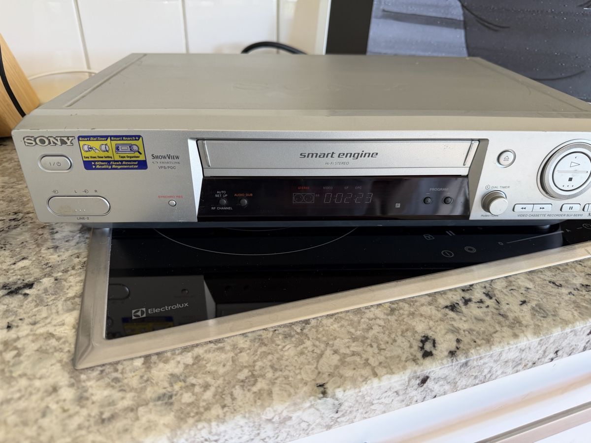 Sony Registratori: Videorekorder Sony SLV-SE810 silber – Difettoso da Zürich venduto da sne.swiss 1