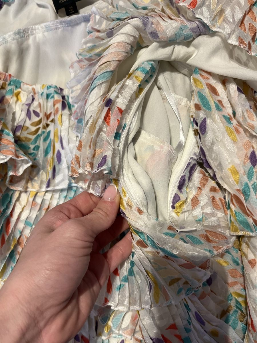 Vestiti: Revolve Floral Ruffle MiniDress Offshoulder Michael Costello – Nuovo (secondo la descrizione) da Zürich venduto da Isabella123 3