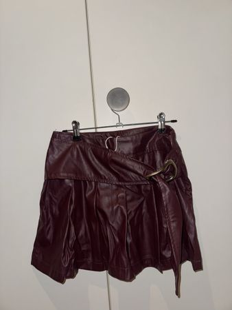 Jupe courte simili cuir couleur bordeaux taille unique
