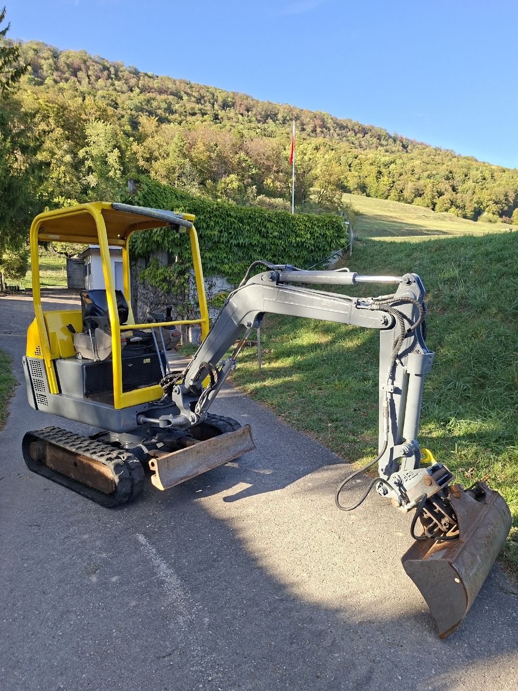 Volvo Escavatori: Volvo EC15B Bagger – Usato da Niederlenz venduto da papa1965