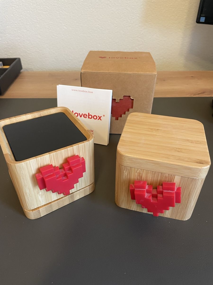 Articoli in legno: Zwei Lovebox Messenger mit Pixel-Herz, neuwertig – Nuovo (secondo la descrizione) da Kriens venduto da Lar_k695
