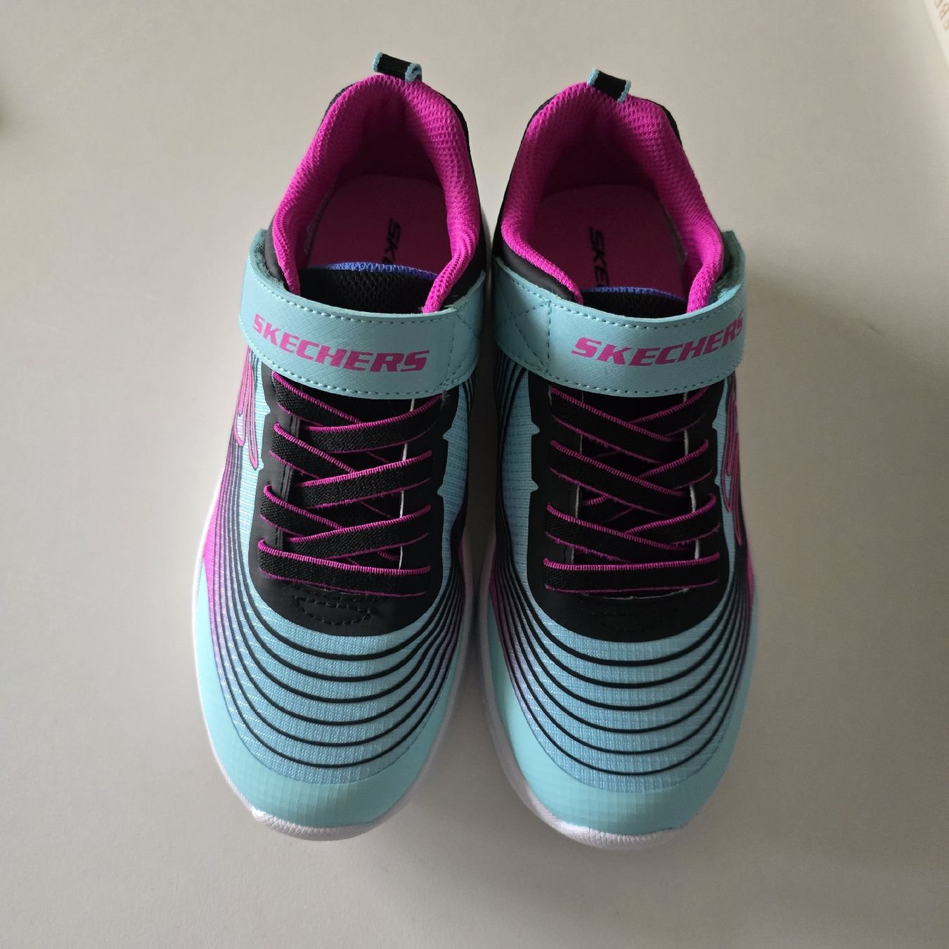 Skechers Scarpe per ragazze: Skechers Mädchen Schuhe Gr. 35, neu – Nuovo (secondo la descrizione) da zeiningen venduto da marianne0812