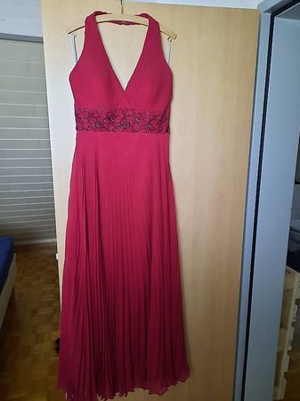 Traumhaftes langes Abendkleid Neckholder aubergine