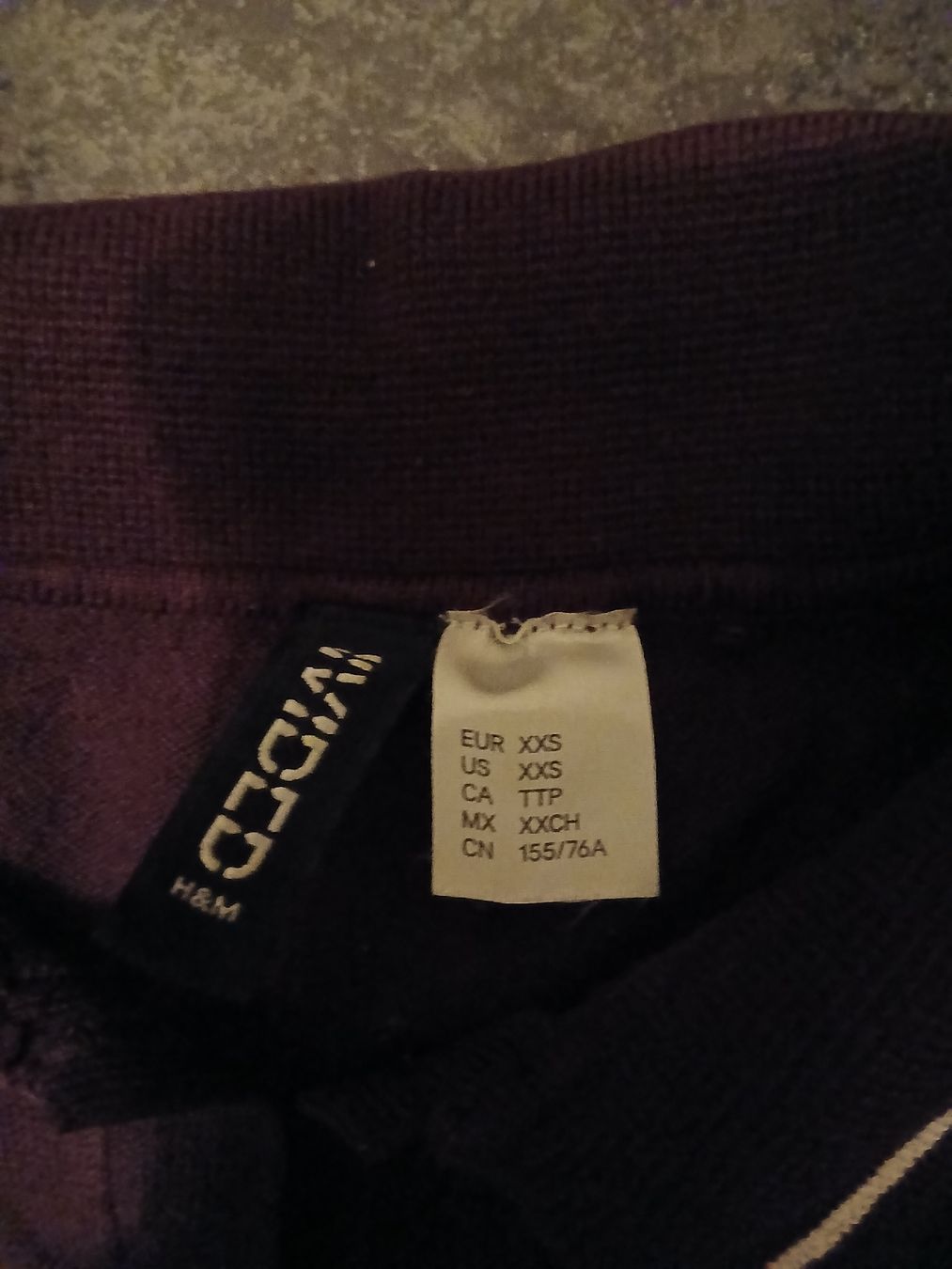 H&M Polos: Polo Shirt Gr. XS – D'occasion à Galgenen par Liv_Steinauer_1 5