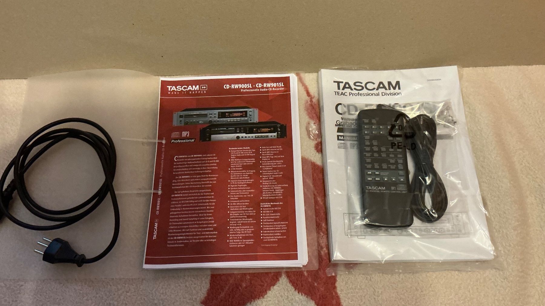 Tascam Enregistreurs: Audio-CD-Recorder Tascam CD-RW901SL Professional – D'occasion à Spiez par bartgeier02 2