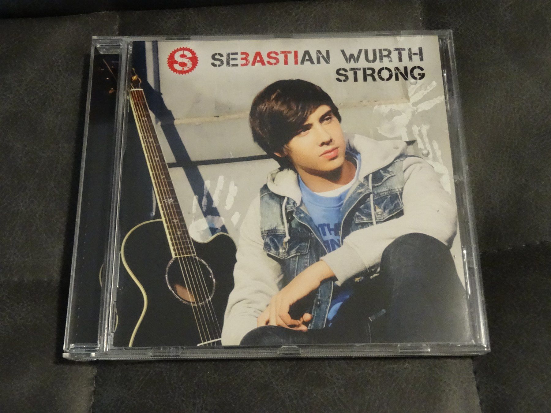 CD: Sebastian Wurth - Strong CD – Usato da Olten venduto da Disc-Ausverkauf